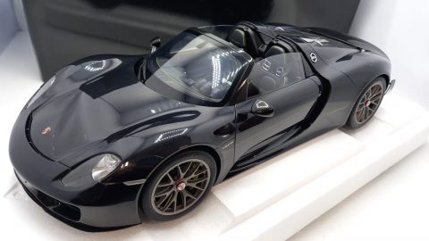 Autoart Porsche 918 Spyder Weissach Package 1/12