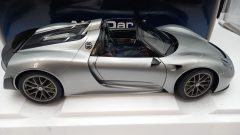 Autoart Porsche 918 Spyder 2013 with Weissach package 1/12 - foto 5