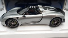 Autoart Porsche 918 Spyder 2013 with Weissach package 1/12 - foto 3