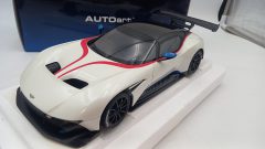 Autoart Aston Martin Vulcan 1/18 - scala 1:18