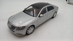Autoart Mercedes-Maybach S-Klasse (S600) 2015 1/18, senza scatola originale - scala 1:18