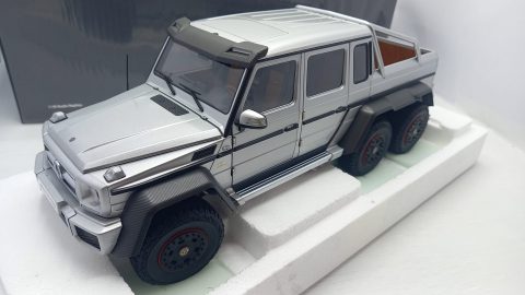 Autoart Mercedes-Benz G 63 AMG 6x6 2013 1/18