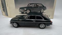 Autoart MGB GT coupe MK II 1969 1/18 - scala 1:18