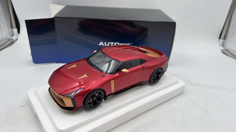 Autoart Nissan GT-R50 By italdesign 1/18