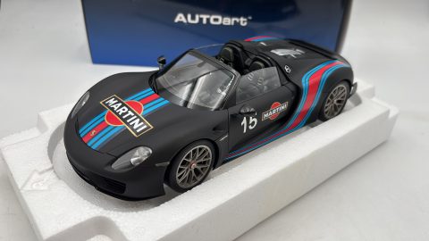 Autoart Porsche 918 Spyder Martini Livery 1/18