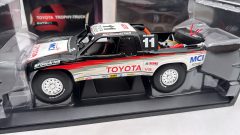 Autoart Toyota Trophy Truck 1998 n.11 1/18 Scatola Lievemente Usurata - foto 2