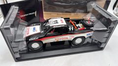 Autoart Toyota Trophy Truck 1998 n.11 1/18 Scatola Lievemente Usurata - foto 4