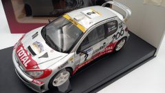 Autoart Peugeot 206 WRC 2001 rally Catalunya 2001 1/18 - scala 1:18