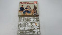 Academy WWII German Tank Crew Figures 1/35 kit di montaggio set di soldati - scala 1:35