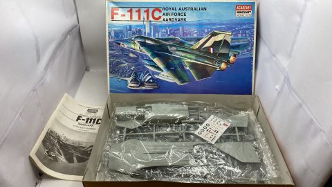Academy F-111C 1/48 kit di montaggio aereo militare