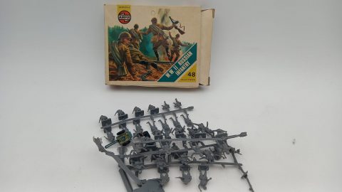 Airfix W.W.II Russian Infantry 1/87, confezione lievemente usurata