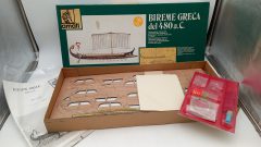 Amati Bireme Greca del 480 a.C. 1/35, nave in legno in kit di montaggio, confezione lievemente usurata - scala 1:35