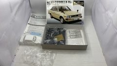 Aoshima Toyota Corolla KE70 1/24 kit di montaggio - foto 2