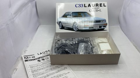 Aoshima Nissan Laureal C33 Medalist Club L 1/24 kit di montaggio
