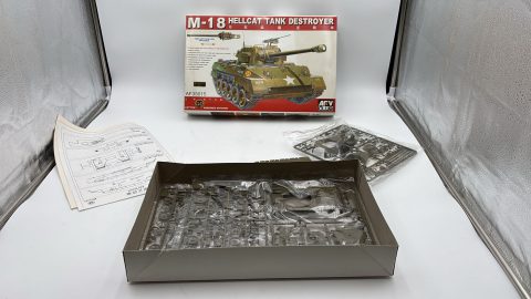 ARV Club M-18 Hellcat Yank Destroyer 1/35