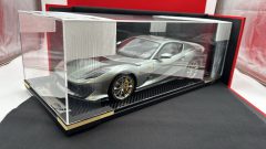 BBR Ferrari 812 Competizione 1/12 Coburn Grey, limited edition 11 of 49 Pcs, Numero 11, Striscia Bianca. - foto 5