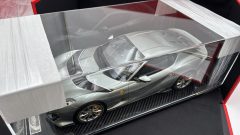 BBR Ferrari 812 Competizione 1/12 Coburn Grey, limited edition 11 of 49 Pcs, Numero 11, Striscia Bianca. - foto 2