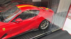 BBR Ferrari 812 Competizione Rosso Corsa Strisce Gialle 1/12, Limited edition 100 PCS - foto 4