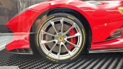 BBR Ferrari 812 Competizione Rosso Corsa Strisce Gialle 1/12, Limited edition 100 PCS - foto 3