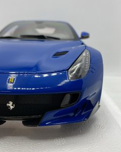 BBR Ferrari F12 TDF 1/18 Azzurro Dino Taylor made - foto 6