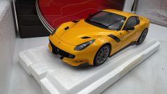 BBR Ferrari F12 TDF Giallo Tri-strato 2015 1/18 - foto 7