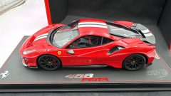BBR Ferrari 488 Pista Rosso Corsa 1/18, Cerchi e Alettone in carbonio, Limited edition 218 PCS - foto 4