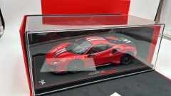 BBR Ferrari 488 Pista Rosso Corsa 1/18, Cerchi e Alettone in carbonio, Limited edition 218 PCS - foto 6