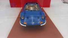 BBR Ferrari Dino 246 GTS Azzurro Dino 1972 1/18, lim. ed. 46 pz - foto 2