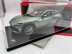 BBR Ferrari Purosangue Verde Dora 1/18 tetto in fibra di carbonio, lim. ed. 30 pezzi, questa la numero 20 - foto 3