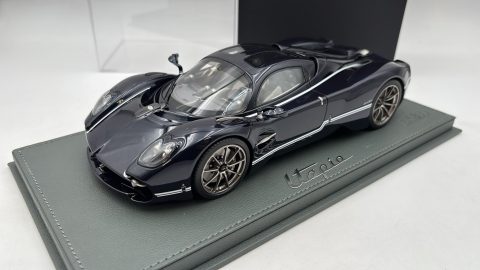 BBR Pagani Utopia 1/18 Blu Midnight Glossy