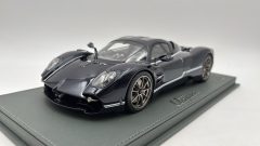BBR Pagani Utopia 1/18 Blu Midnight Glossy - foto 3