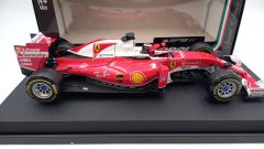 Bburago Ferrari SF16-H Kimi Raikkonen 2016 1/18, confezione lievemente usurata nella parte trasparente - foto 7