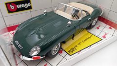 Bburago Jaguar E Cabriolet 1961 1/18 - scala 1:18