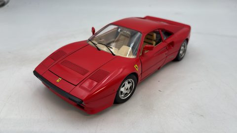 Bburago Ferrari GTO 1984 1/18 senza scatola originale