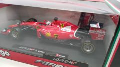 Bburago Ferrari SF15-T F1 S. Vettel 2015 1/18 - foto 3