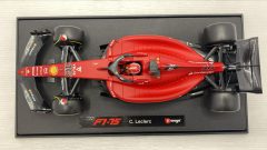 Bburago Ferrari F1-75 C. Leclerc 2022 1/18, confezione lievemente usurata - foto 6