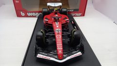 Bburago Ferrari SF-23 Carlos Sainz Las Vegas GP 2023 1/18 - foto 3