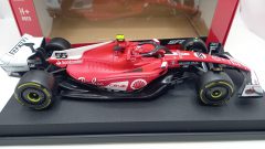 Bburago Ferrari SF-23 Carlos Sainz Las Vegas GP 2023 1/18 - foto 4