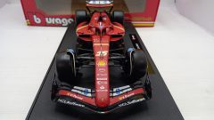 Bburago Ferrari SF-24 Charles Leclerc Imola GP 2024 1/18 - foto 6