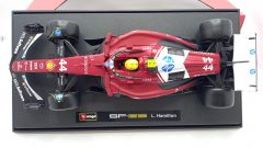 Bburago Ferrari SF-25 Lewis Hamilton 2025 1/18 - foto 6