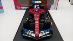 Bburago Ferrari SF-25 Charles Leclerc Miami GP 2025 1/18 - foto 2