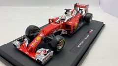 Bburago Ferrari SF16-H S. Vettel 1/18 - foto 2