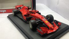 Bburago Ferrari SF-71H S. Vettel 2018 1/18 - foto 6