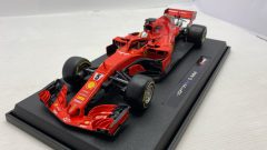 Bburago Ferrari SF-71H S. Vettel 2018 1/18 - foto 3