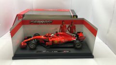 Bburago Ferrari SF-71H S. Vettel 2018 1/18 - foto 2