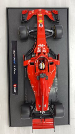 Bburago Ferrari SF-71H S. Vettel 2018 1/18 - foto 8