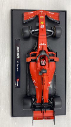 Bburago Ferrari SF90 C. Leclerc 1/18 - foto 5