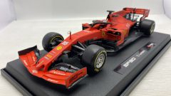 Bburago Ferrari SF90 C. Leclerc 1/18 - foto 3