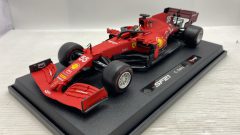 Bburago SF21 Carlos Sainz 1/18 - foto 2