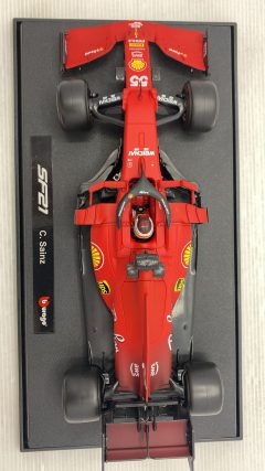Bburago SF21 Carlos Sainz 1/18 - foto 4